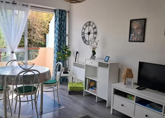 Near The ヴィレ・シュル・メール